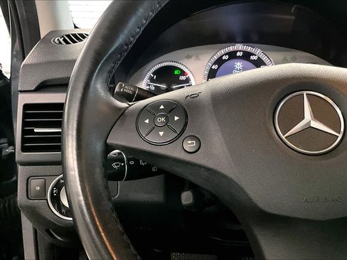 Used 2011 Mercedes-Benz GLK 350 2WD image 17