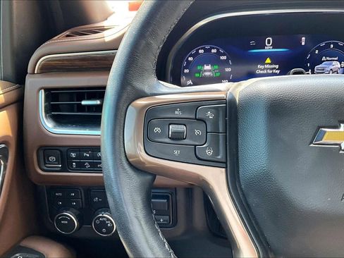 Used 2024 Chevrolet Suburban High Country w/ Advanced Technology Package AWD/4WD image 17