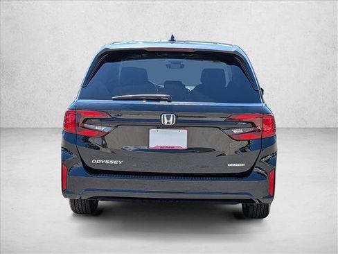 Used 2026 Honda Odyssey Touring image 7