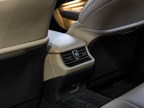 Used 2021 Lexus LS 500 w/ Accessory Package (Z1) image 42