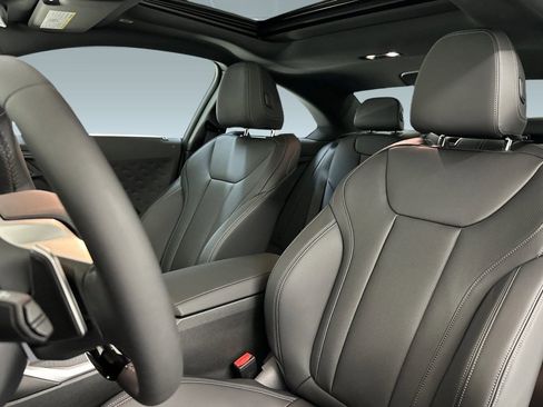 Used 2025 BMW 230i Coupe w/ Convenience Package image 19