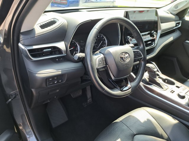 Used 2020 Toyota Highlander Platinum AWD/4WD image 13
