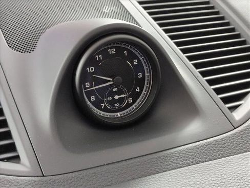 New 2026 Porsche Macan image 21