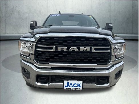 Used 2024 RAM 2500 Big Horn AWD/4WD image 11