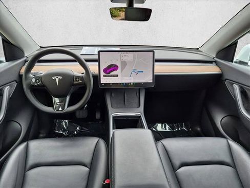 Used 2021 Tesla Model Y Long Range AWD/4WD image 19