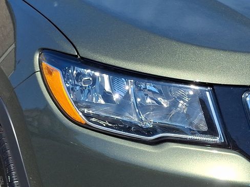 Used 2019 Jeep Compass Latitude w/ Popular Equipment Group AWD/4WD image 10