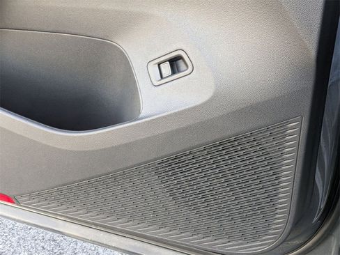 Used 2025 Volkswagen Atlas SE image 15