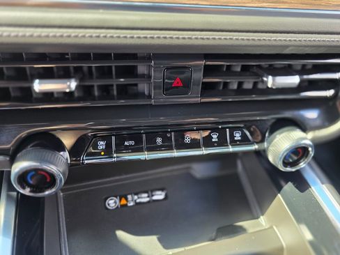 Used 2025 Chevrolet Tahoe LT AWD/4WD image 34