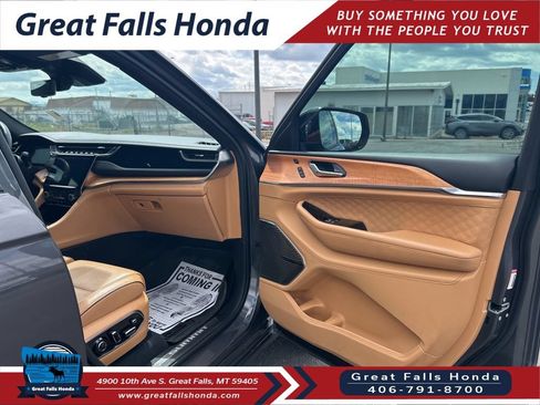 Used 2022 Jeep Grand Cherokee Summit AWD/4WD image 30