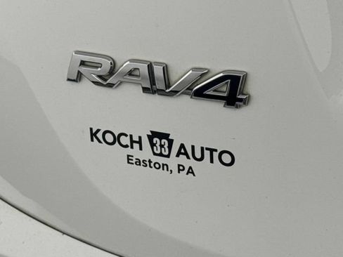 Used 2017 Toyota RAV4 XLE AWD/4WD image 17