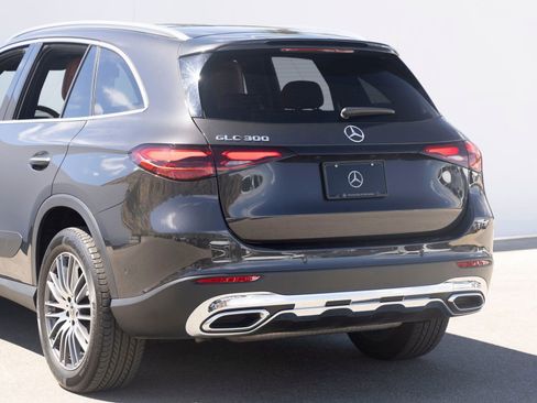 Used 2024 Mercedes-Benz GLC 300 image 8