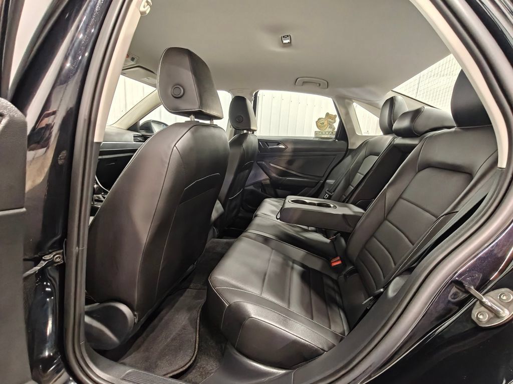 Used 2023 Volkswagen Jetta SE FWD image 23