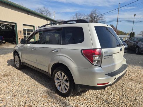 Used 2011 Subaru Forester 2.5X Premium image 3