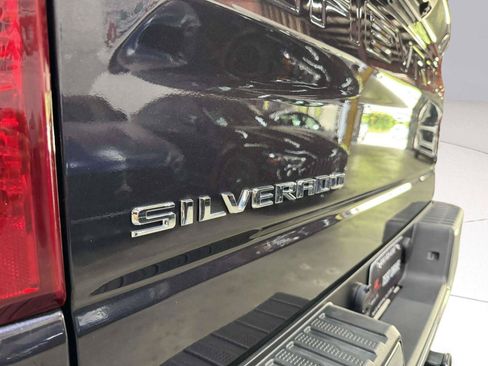 Used 2023 Chevrolet Silverado 1500 LT AWD/4WD image 16
