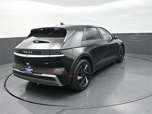New 2026 Hyundai Ioniq 5 SEL image 8