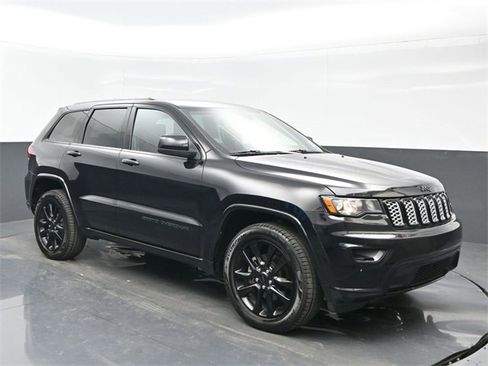 Used 2019 Jeep Grand Cherokee Altitude image 8