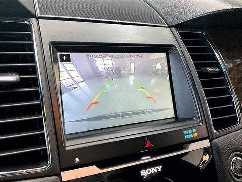 Used 2018 Ford Taurus Limited FWD image 13