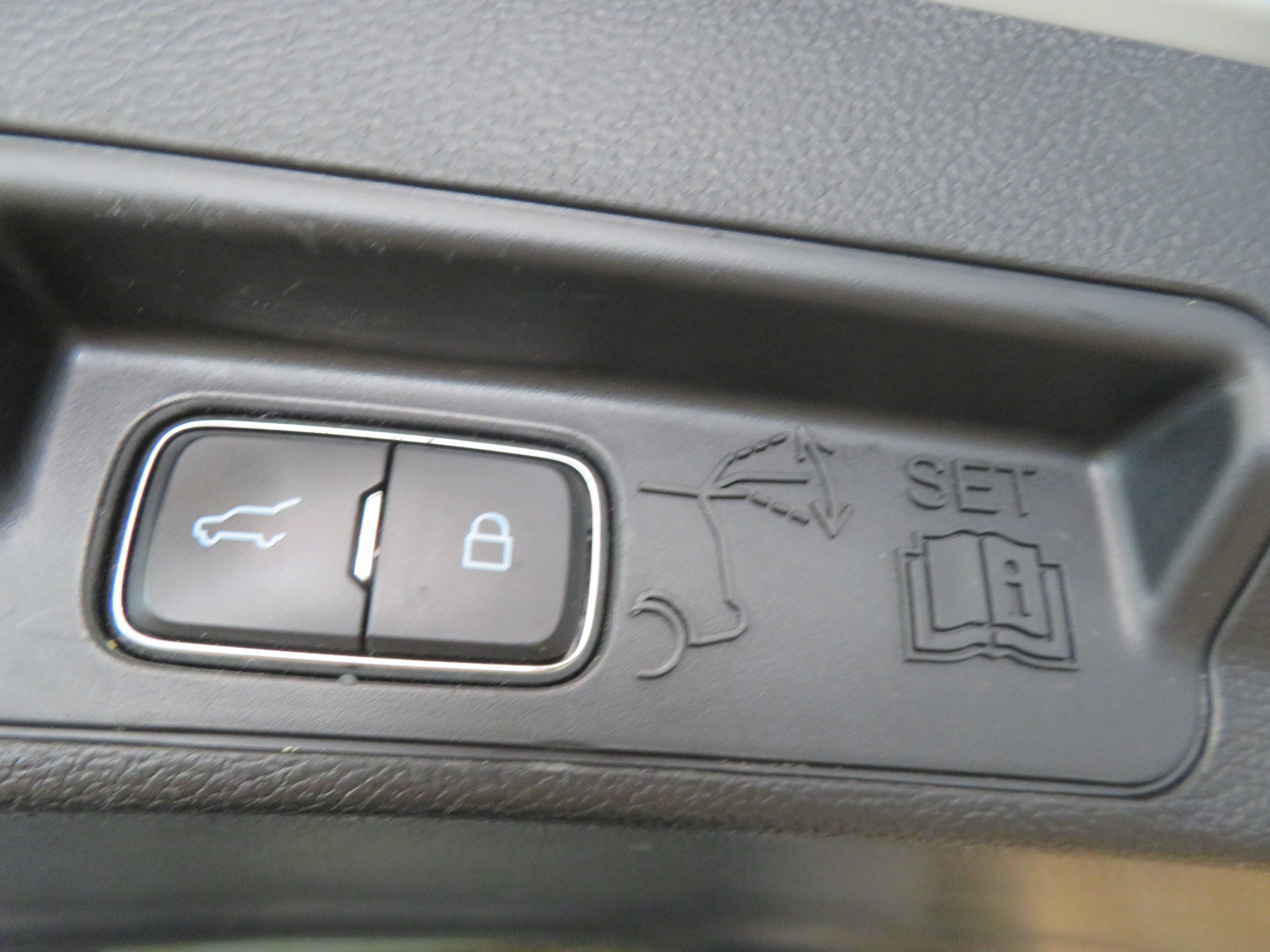Used 2020 Ford Explorer Limited AWD/4WD image 49