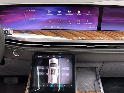 Used 2026 Cadillac Escalade Platinum Sport image 18