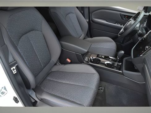 Certified 2026 Subaru Forester Premium AWD/4WD image 30