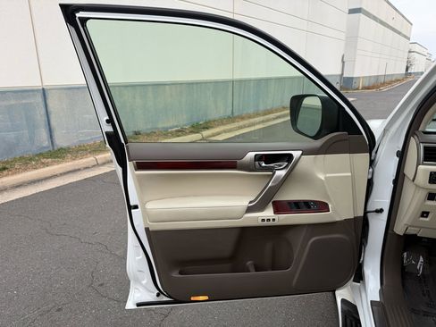 Used 2012 Lexus GX 460 image 14