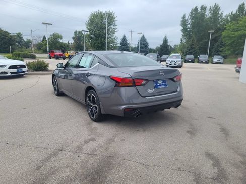 Used 2023 Nissan Altima 2.5 SR w/ SR Premium Package AWD/4WD image 4