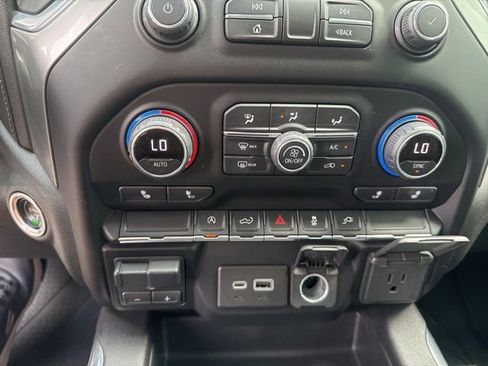 Used 2020 Chevrolet Silverado 1500 RST w/ Texas Edition AWD/4WD image 26
