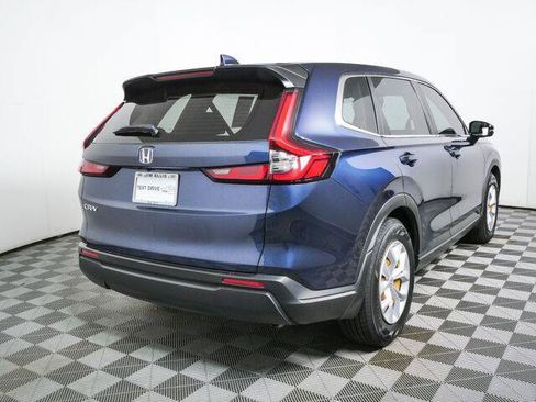 Used 2023 Honda CR-V LX image 3