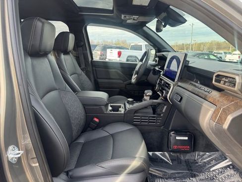 Used 2024 Toyota Tacoma Limited AWD/4WD image 17