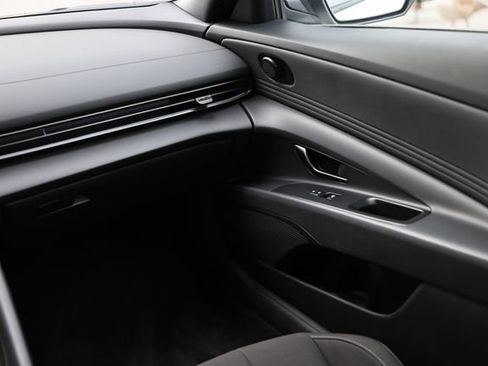 Certified 2025 Hyundai Elantra SEL FWD image 27