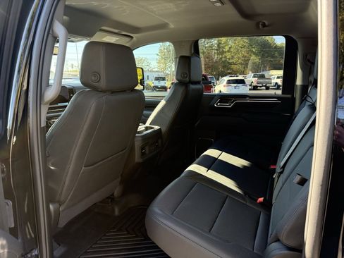 Used 2025 Chevrolet Silverado 2500 LT w/ Trail Boss Package image 18