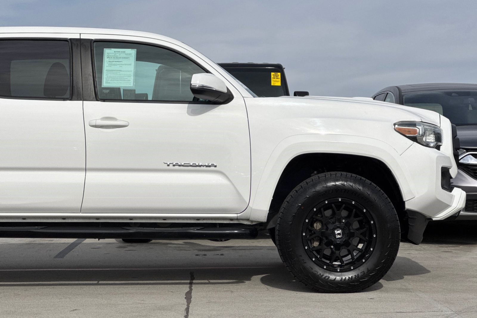 Used 2017 Toyota Tacoma SR5 RWD image 34