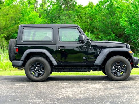 Used 2023 Jeep Wrangler Sport AWD/4WD image 6