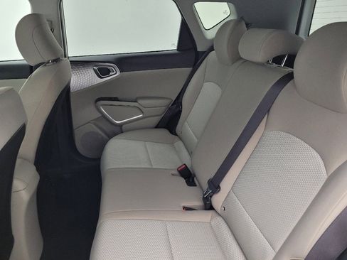 Used 2020 Kia Soul LX image 18
