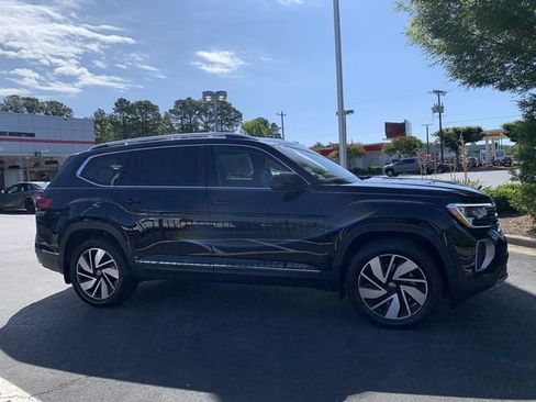 Used 2025 Volkswagen Atlas SEL AWD/4WD image 9