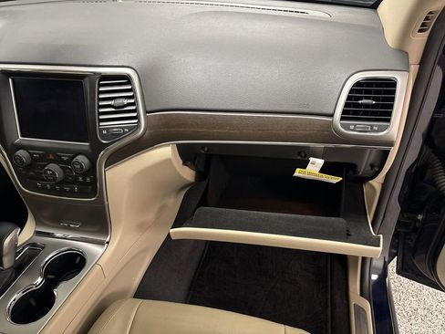 Used 2018 Jeep Grand Cherokee Limited image 20