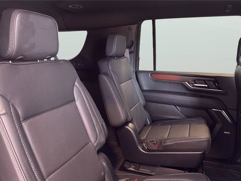 Used 2025 GMC Yukon XL Denali w/ LPO, Floor Liner Package AWD/4WD image 16