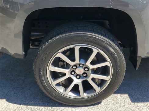 Certified 2022 GMC Canyon Denali image 7