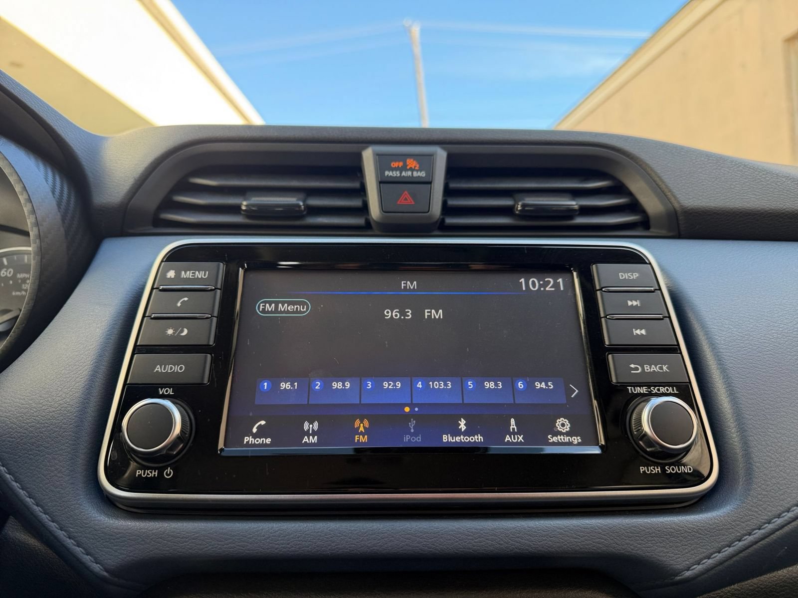 Used 2025 Nissan Versa SV FWD image 19