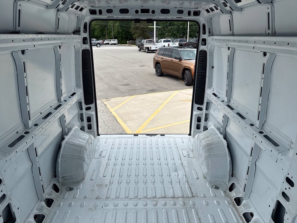 Used 2025 RAM ProMaster 2500 w/ Convenience Group FWD image 19