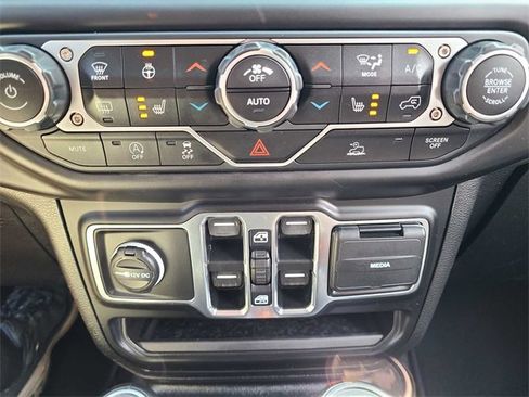 Used 2021 Jeep Wrangler Unlimited Sahara image 27