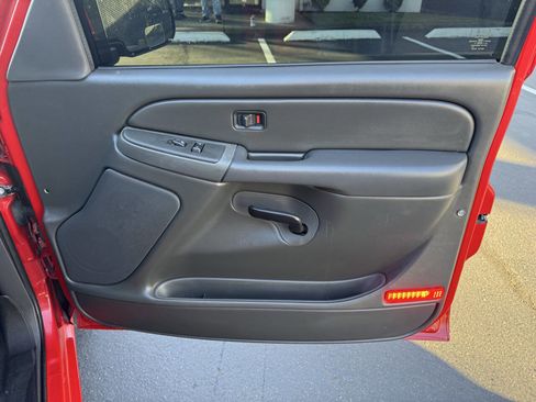 Used 2006 Chevrolet Silverado 1500 LT w/ Light Duty Power Package image 16