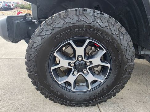 Used 2018 Jeep Wrangler Unlimited Rubicon w/ Dual Top Group image 34