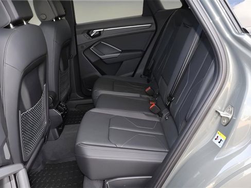 Used 2025 Audi Q3 2.0T Premium w/ Convenience Package image 11