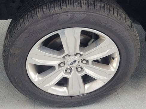 Used 2018 Ford F150 Platinum w/ Equipment Group 701A Luxury image 31