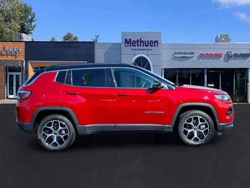Used 2025 Jeep Compass Limited AWD/4WD image 2