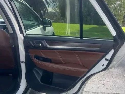Used 2019 Subaru Outback 3.6R Touring w/ Popular Package #3A AWD/4WD image 11