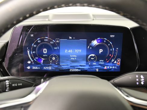 Used 2025 Chevrolet Suburban Z71 image 19