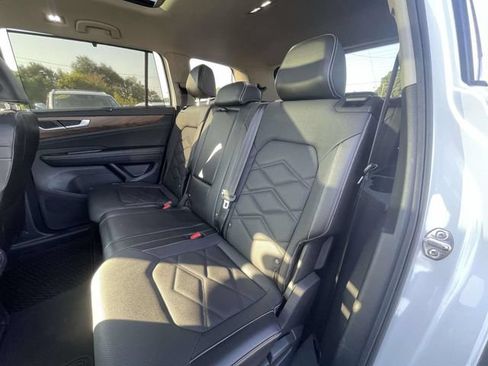 Certified 2024 Volkswagen Atlas SE w/ Panoramic Sunroof Package FWD image 13