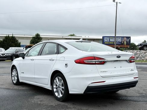 Used 2019 Ford Fusion SE FWD image 10